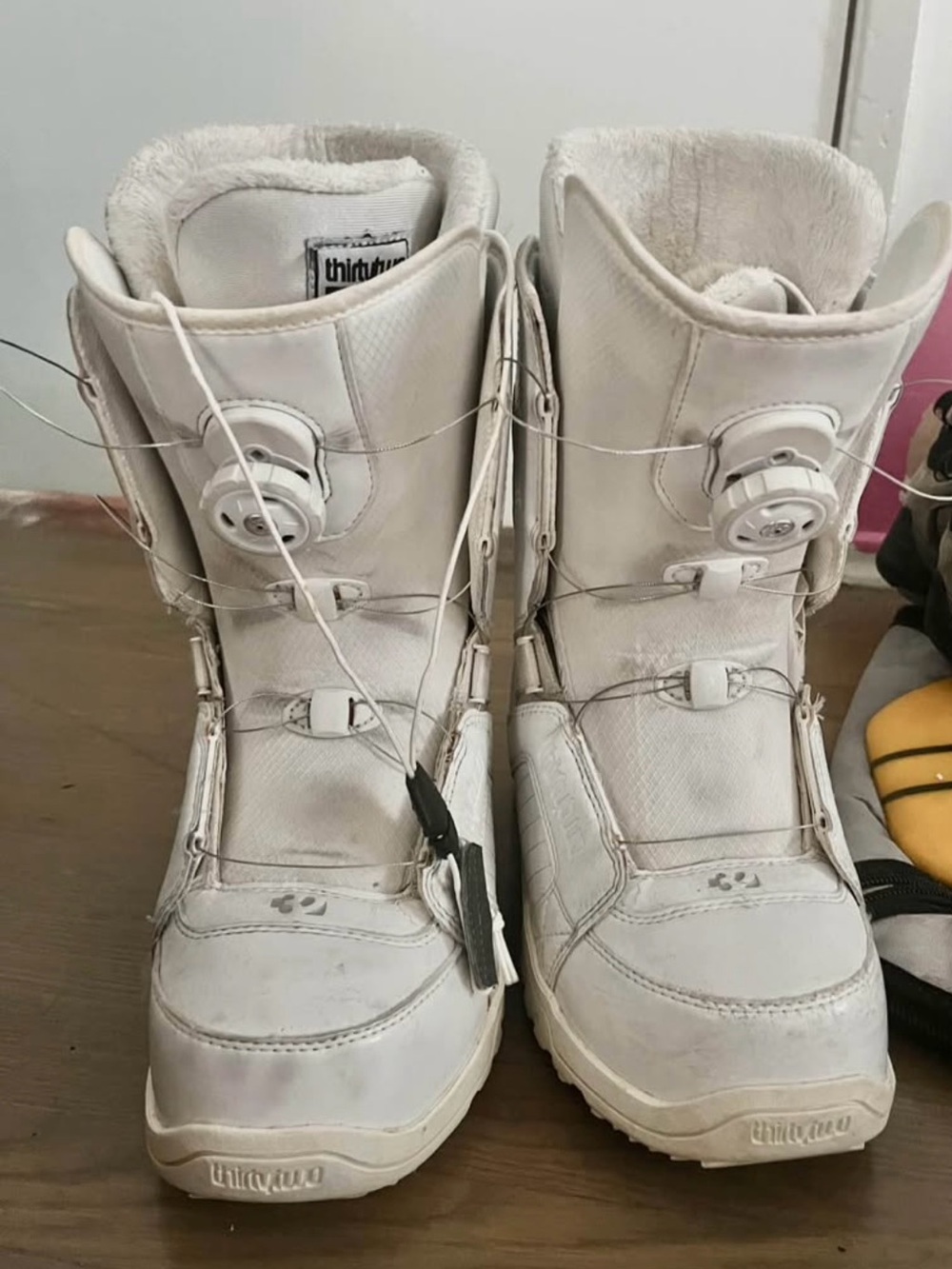 Women's Snowboard Boots Size 10 with Boa-Style Dial, “Thirty Two” brand